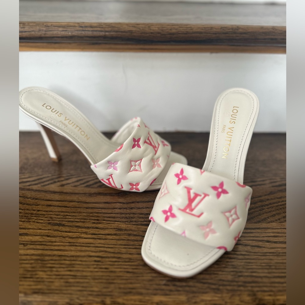 BRAND NEW / NEVER WORN Louis Vuitton Revival Mules